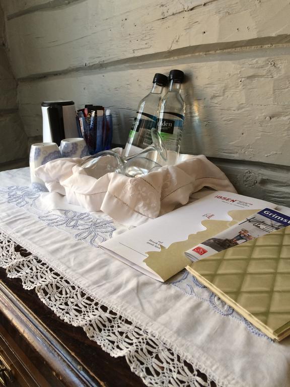 غريمستاد Gjestehuset Ibsen المظهر الخارجي الصورة